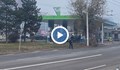 Кола се заби в колонка на бензиностанция в София