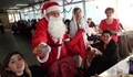 Дядо Коледа раздаде подаръци на пенсионерите в Новград