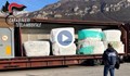 Карабинери спряха 815 тона пластмасови боклуци за България