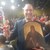 Български журналист занесе икона и сурвачка на Владимир Путин