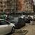 На улица "Янтра" колите паркират, както си искат На улица "Янтра" колите паркират, както си искат