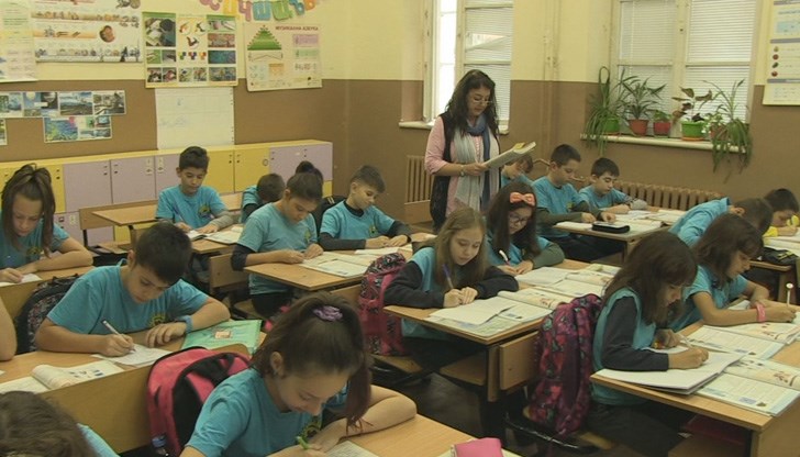 Ниските заплати доведоха до липса на преподаватели