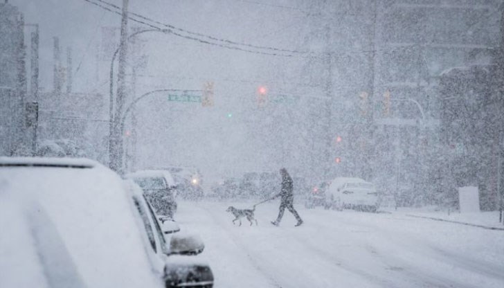 Стотици полети са спрени