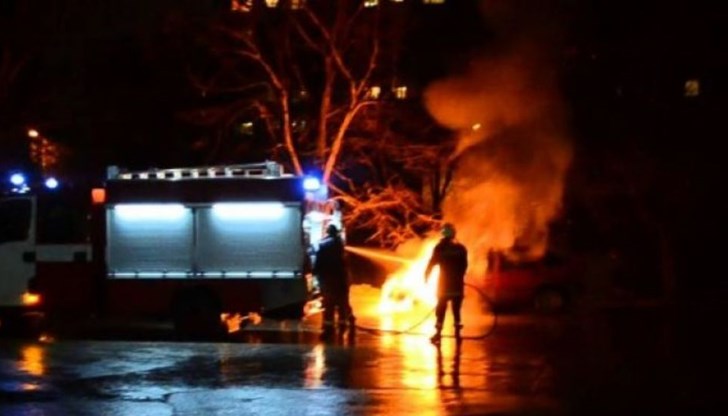 Сигнал за запален „Мерцедес“ на улица "Околчица"