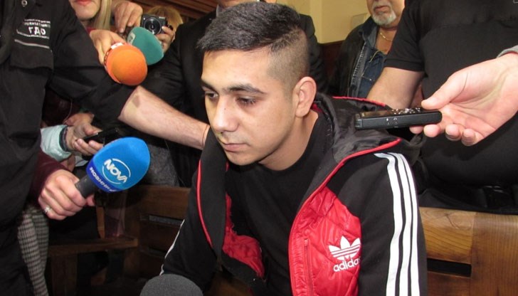 Осъденият на 30 години затвор се е превърнал в любимец в средите на съкилийниците си в Белене Осъденият на 30 години затвор се е превърнал в любимец в средите на съкилийниците си в Белене