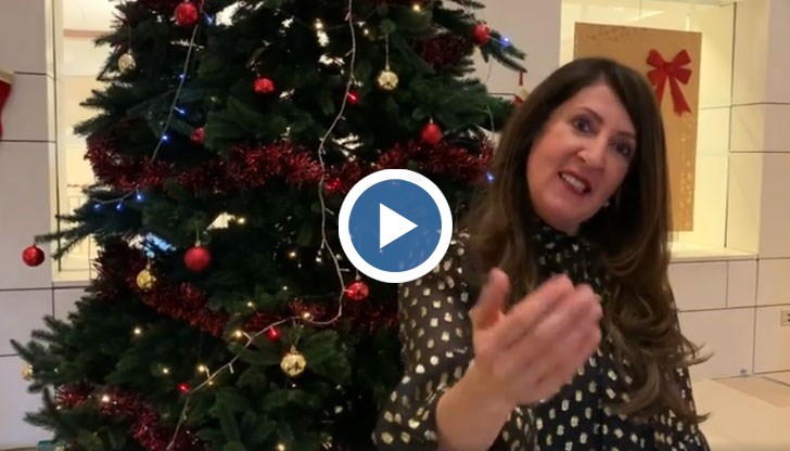 Посланичката на САЩ пее с Васко Кеца и Богдана Карадочева