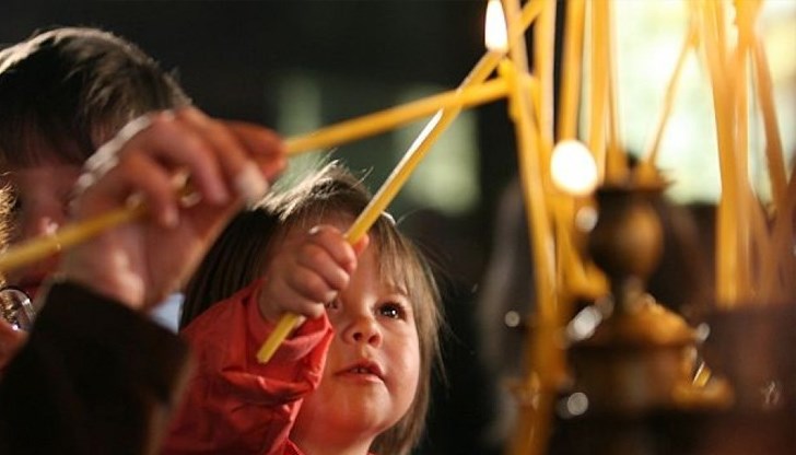 Варвара вари, Сава пече, Никола гости посреща Варвара вари, Сава пече, Никола гости посреща