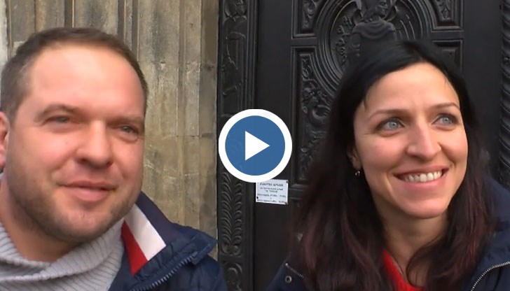 Мир и светлина да има в душите на хората и да се пробудят, за да си създадем по-приятен живот, сподели русенец