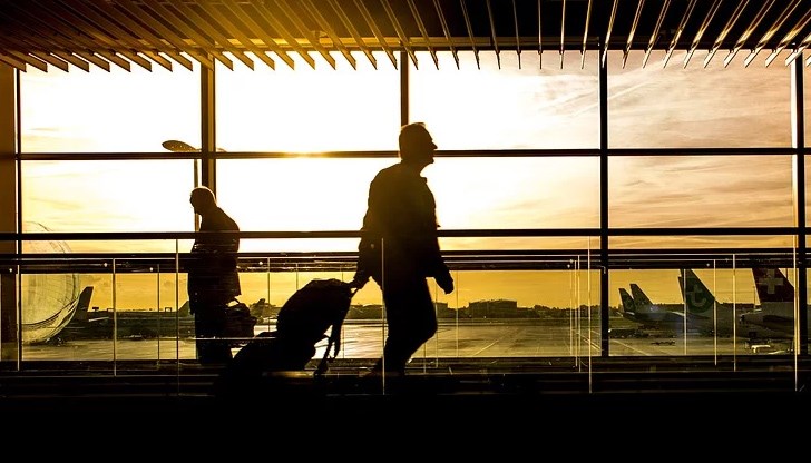 Броят на българите, които се завръщат от чужбина, почти се е изравнил с броя на заминаващите Броят на българите, които се завръщат от чужбина, почти се е изравнил с броя на заминаващите