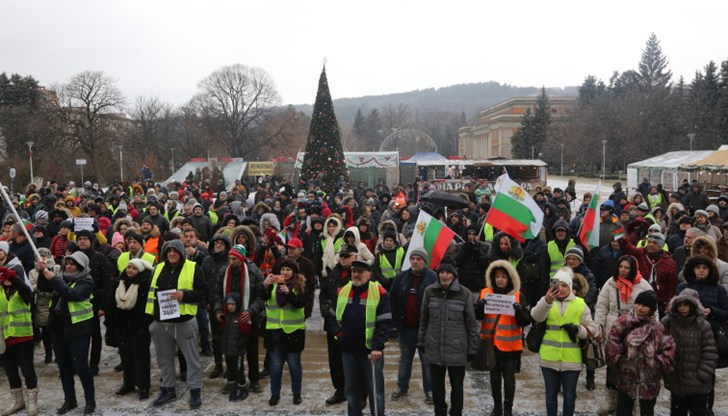 След Перник воден режим е обявен в Плевен, Ловеч, Севлиево, а пред криза са Дупница, Шумен, Търговище и др. След Перник воден режим е обявен в Плевен, Ловеч, Севлиево, а пред криза са Дупница, Шумен, Търговище и др.