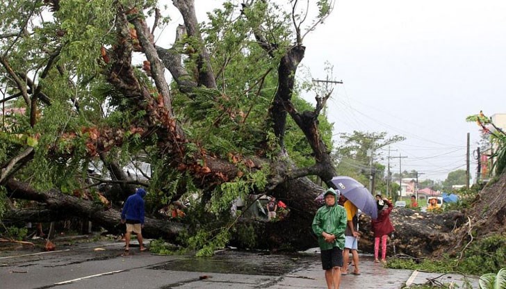 Тайфунът "Фанфон" удари архипелага със силни ветрове и интензивни валежи