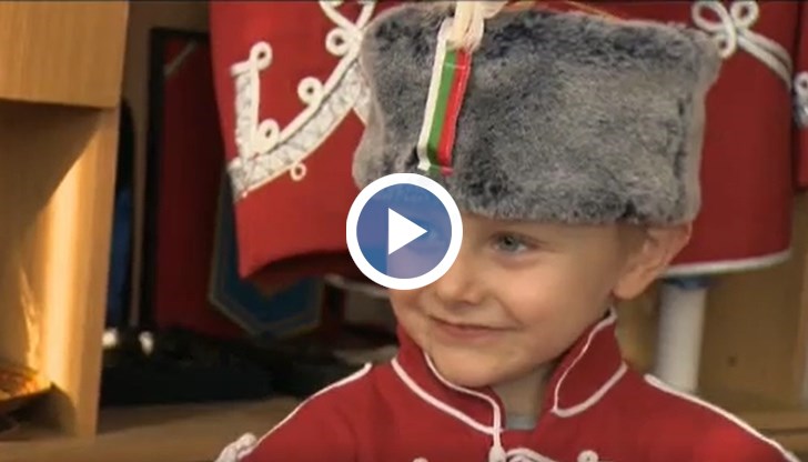 Пресиян е само на 3, но държи да дирижира и пее химна на България
