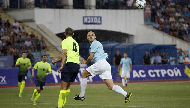 Людмил Киров вече е намерил заместник на напускащия в посока ЦСКА централен нападател Ахмед Ахмедов Людмил Киров вече е намерил заместник на напускащия в посока ЦСКА централен нападател Ахмед Ахмедов