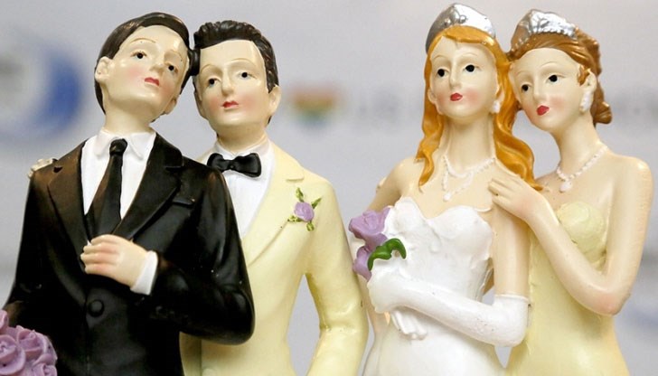 Граждански съюз ще могат да сключват и роднини, които живеят заедно