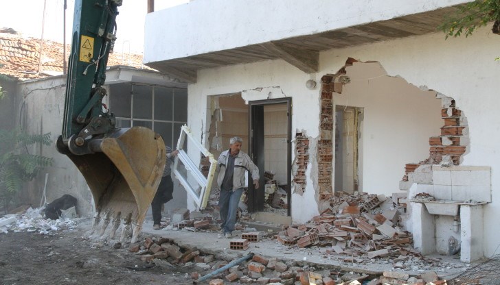 ДНСК е наложил забрана за използването на 5 имота ДНСК е наложил забрана за използването на 5 имота