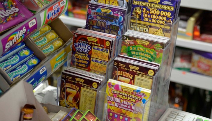 По закон моментната лотария се облага с държавна такса в размер на 15% върху стойността на залозите