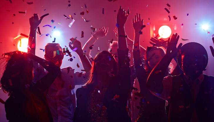 Призивът към студентите /бивши и настоящи/ е да празнуват разумно; да спазват правилата за движение, когато шофират; и да не нарушават обществения ред