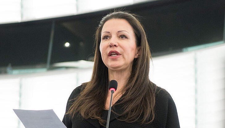 Бивша евродепутатка: Страхувам се. Предприемачът е доста опасен Бивша евродепутатка: Страхувам се. Предприемачът е доста опасен