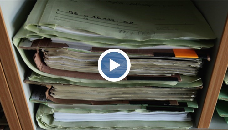 Историята на задържаната Александрина Георгиева започва още преди 2009 г., докато е била действащ контрольор по пенсиите