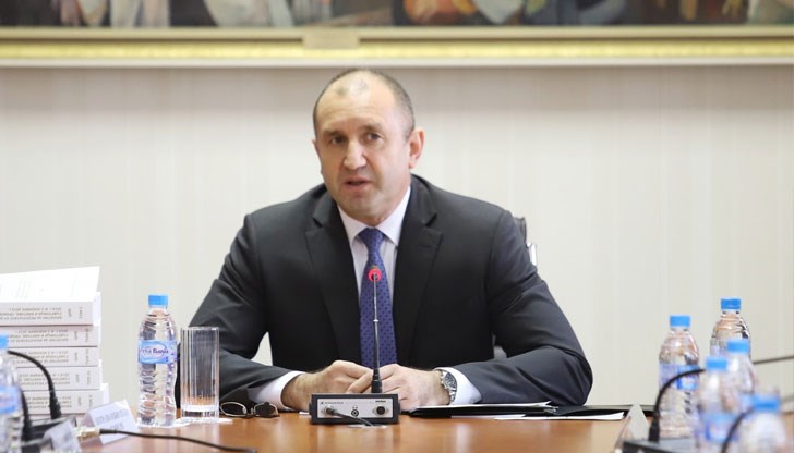 Първата среща на „Дондуков” 2 ще бъде днес с Правния съвет към президента и представители на академичната общност Първата среща на „Дондуков” 2 ще бъде днес с Правния съвет към президента и представители на академичната общност