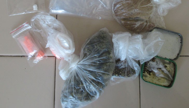 В дома и автомобила на задържания е открит широк спектър от дрога