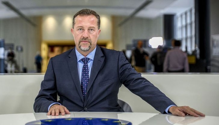 Тoвa e гoлeмият шлeм нa Тръмп и гoлeмият cрaм нa Бoриcoв