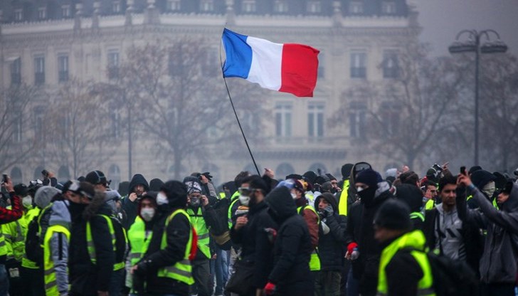 Това е част от националната стачка срещу пенсионната реформа във Франция