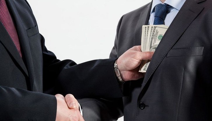 Сред основните проблеми за правенето на бизнес са посочени недостатъчната инфраструктура, шуробаджанащина и корупцията