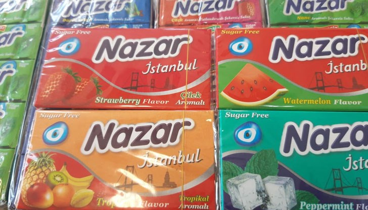 Митничарите спипали и 6600 комплекта детски карти