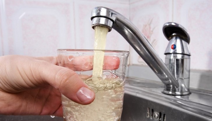 Местните се оплакват и от качеството на водата. По думите им тя е жълта