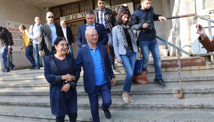 Едва ли някой в държавата би се осмелил да развали рахата на политика в сянка, още по-малко пък държавните институции