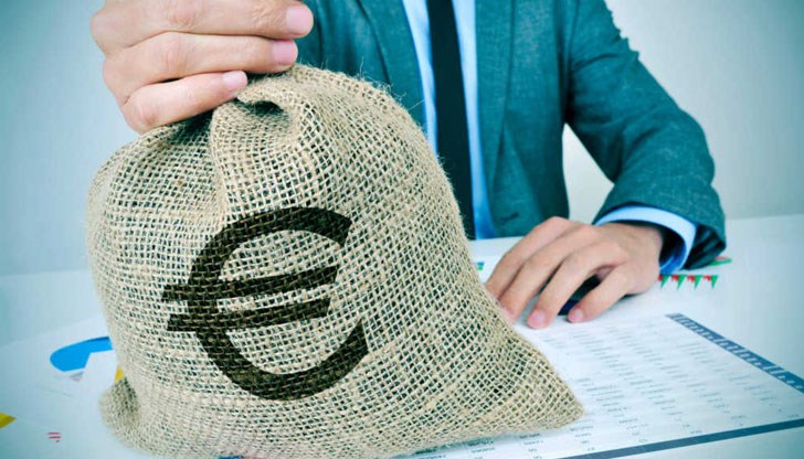 За поредна година прогнозите на държавата за усвояването на европейските фондове се разминават драстично с реалността