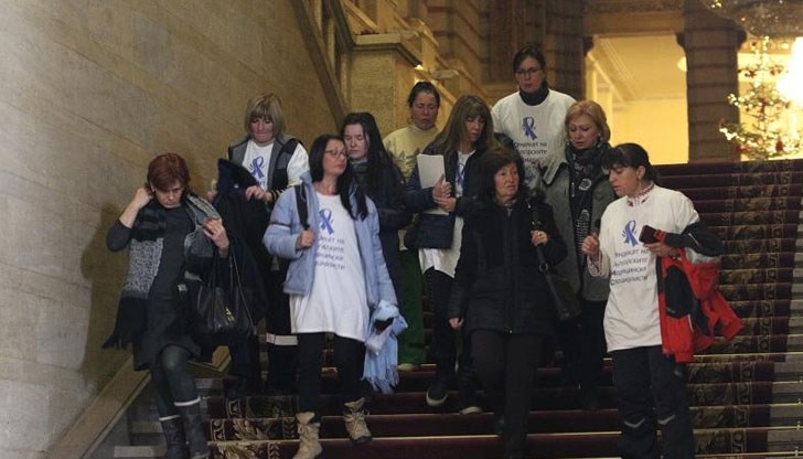 Сестрите тепърва ще решат дали да раздигнат палатковия лагер