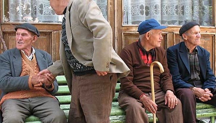 Те, значи, старите, си мечтаели за младините, затова не виждали светлото европейско бъдеще... Те, значи, старите, си мечтаели за младините, затова не виждали светлото европейско бъдеще...