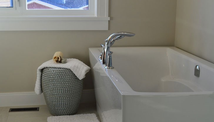 Сигнализирала на спешния телефон, че умишлено е удавила 10-годишното си дете