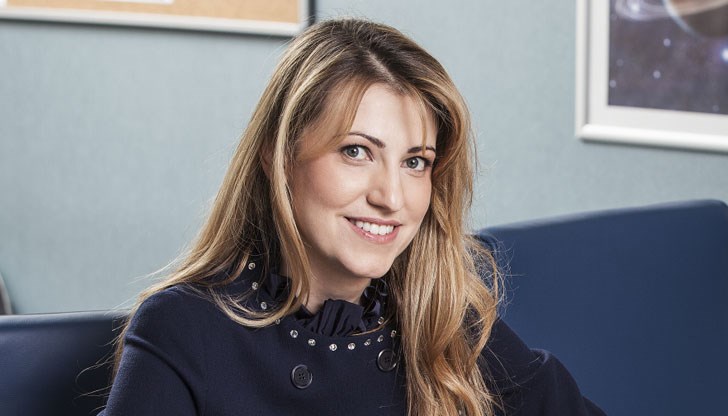 В статията Радосвета Василева определя България като "корумпирания слон в стаята на ЕС"