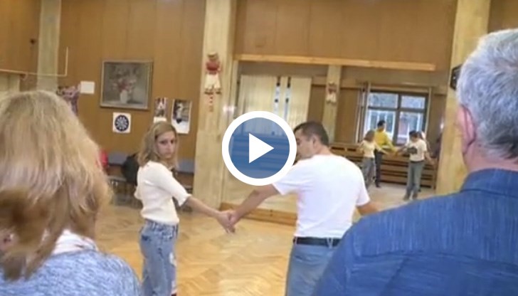 Тези стъпки могат да се научат за около един час упражнения