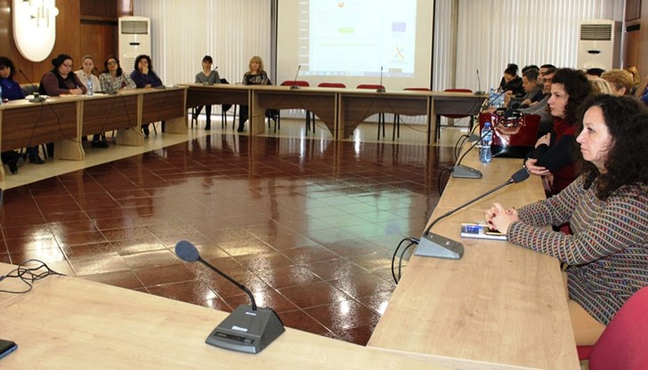 Общо 20 лица с увреждания от три общини - Русе, София и Стражица, на възраст над 18 години ще могат да се възползват от предоставяните услуги