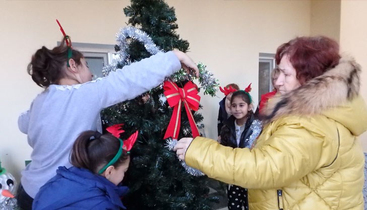 Част от украсата е изработена собственоръчно