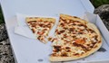 18 години затвор грозят разносвач на пица, изплюл се в поръчката