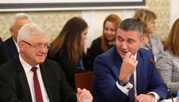 Такива промени в Закона за обществените поръчки ще предложи здравният министър на финансовия си колега