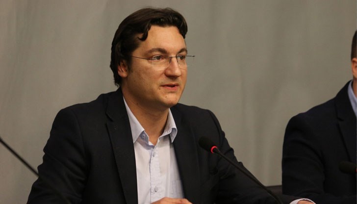 Получихме и допълнителна информация по отношението на кризата в Перник, заяви Крум Зарков