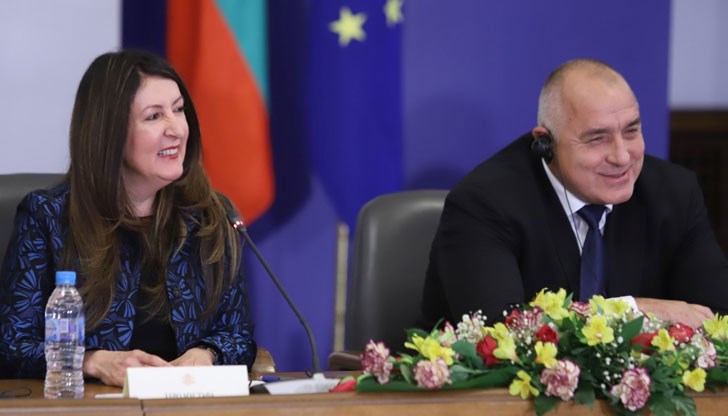 Всичко, което обсъдим днес с българските съюзници, ще бъде от полза за българския народ, увери американската посланичка