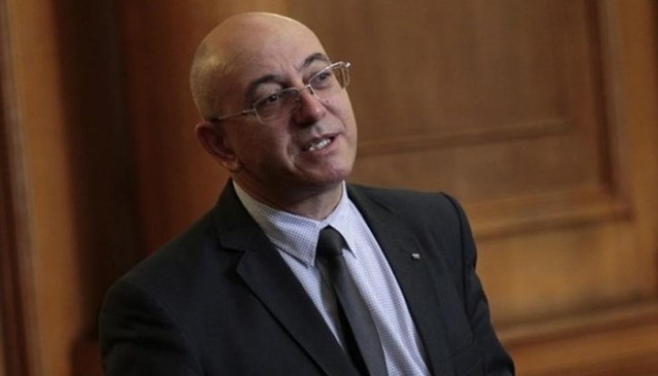 Министърът на околната среда и водите Емил Димитров влезе на проверка в ТЕЦ "Бобов дол" Министърът на околната среда и водите Емил Димитров влезе на проверка в ТЕЦ "Бобов дол"