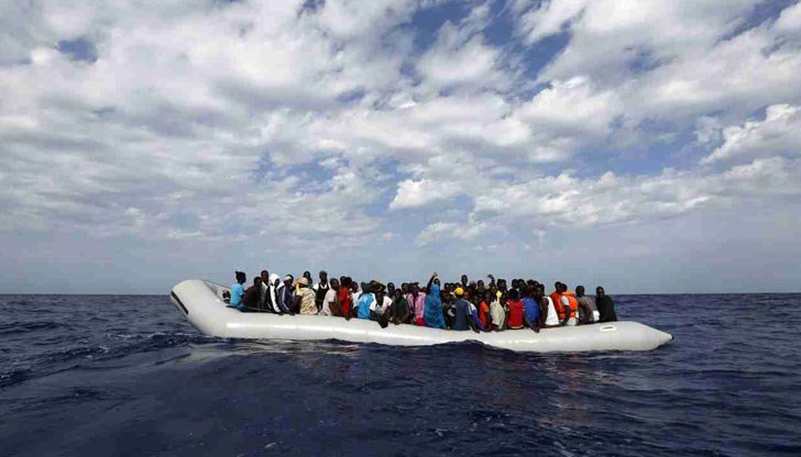 То е било в надуваема лодка с 43 мигранти, тръгнали от Африка / снимката е илюстративна /