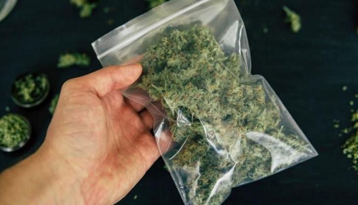 Полицаите спипали 32-годишния мъж пред блок 47 Полицаите спипали 32-годишния мъж пред блок 47