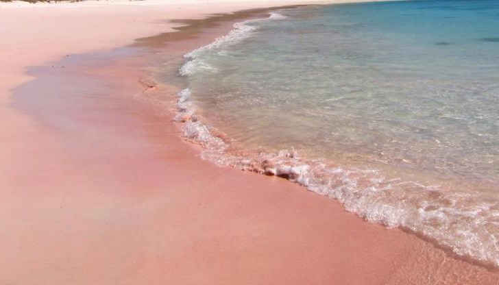 Много туристи крадат пясъка, защото там той е уникален