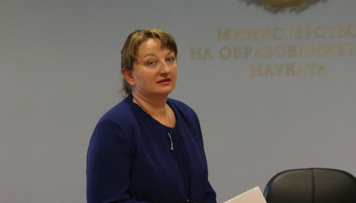 За периода 23-30 декември са издадени по-малко болнични листове спрямо останалите работни дни през декември или спрямо същи период на миналата година, призна социалният министър За периода 23-30 декември са издадени по-малко болнични листове спрямо останалите работни дни през декември или спрямо същи период на миналата година, призна социалният министър