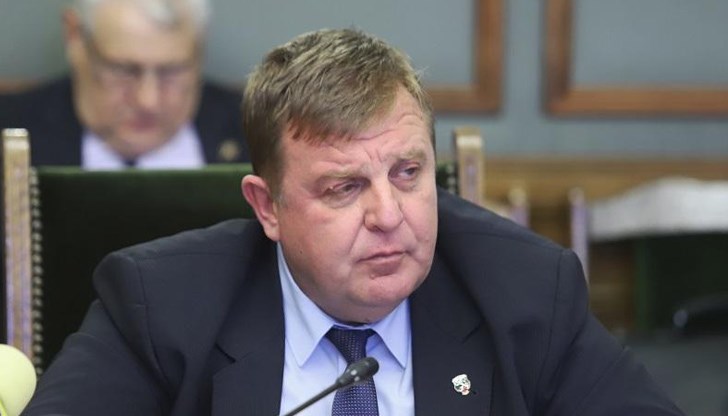 Красимир Каракачанов: Специално в Ирак имаме двама офицери, винаги имаме план за евакуацията им