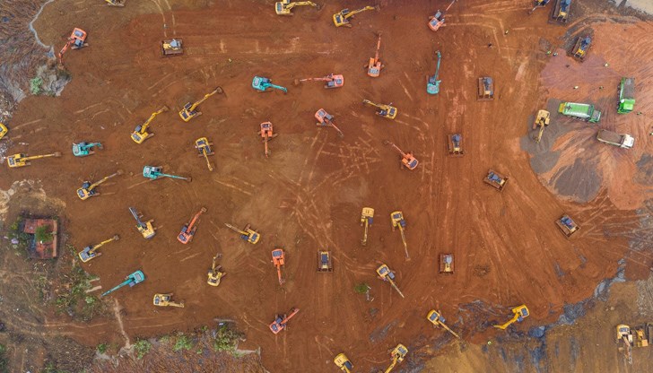 Китай бърза да завърши лечебното заведение в рамките на 10 дни Китай бърза да завърши лечебното заведение в рамките на 10 дни